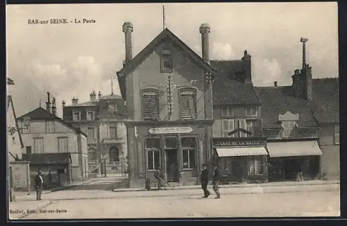 AK Bar-sur-Seine, La Poste et le Café de la Halle