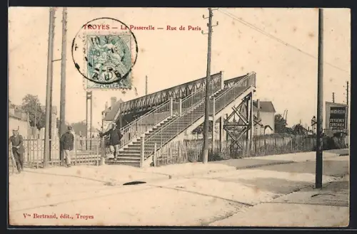 AK Troyes, La Passerelle, Rue de Paris