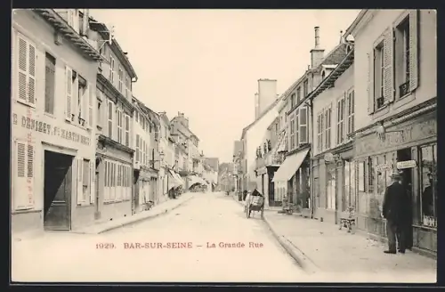 AK Bar-sur-Seine, La Grande Rue