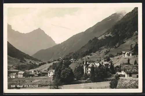 AK Engi /Glarus, Ortsansicht mit Turmgebäude und Gipfelpanorama