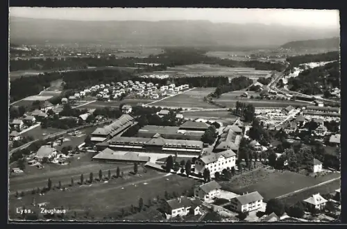 AK Lyss, Zeughaus mit Umgebung, Fliegeraufnahme