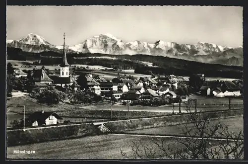 AK Münsingen, Ortsansicht mit Kirche u. Bergpanorama