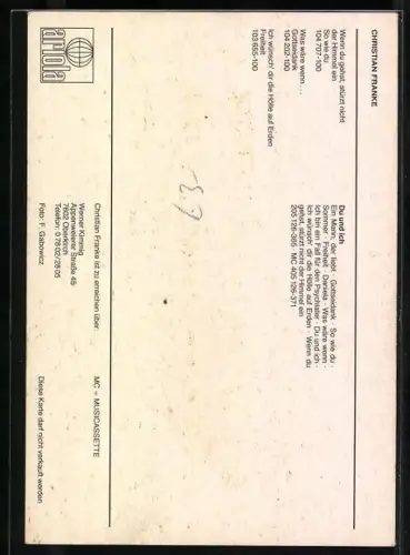 AK Musiker Christian Franke blickt lächelnd in die Kamera, Autograph