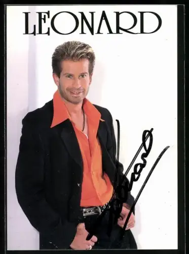 AK Musiker Leonard mit orangefarbenem Hemd, Autograph