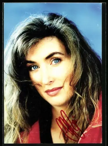 AK Musikerin Claudia Christina im Porträt mit Autograph