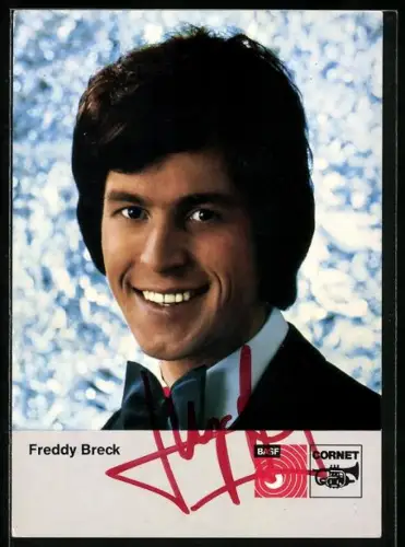 AK Musiker Freddy Breck lächelt charmant in die Kamera