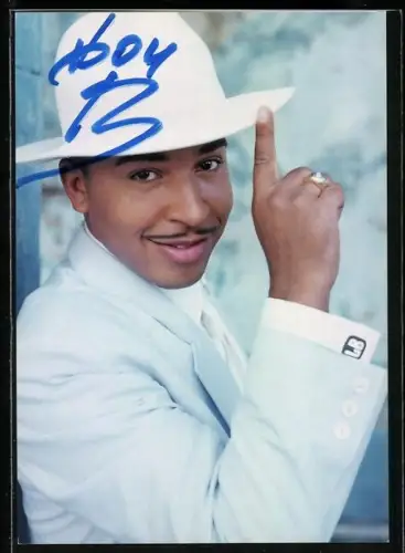 AK Musiker Lou Bega in hellem Anzug, Autograph