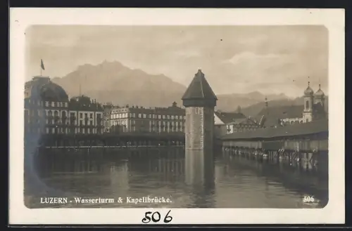AK Luzern, Wasserturm und Kapellbrücke mit Gebäudepanorama