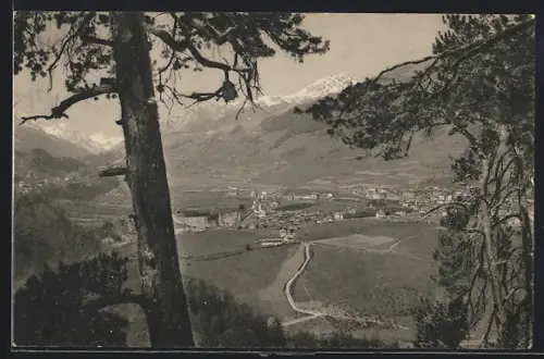 AK Schuls /Engadin, Blick auf den Ort aus dem Wald