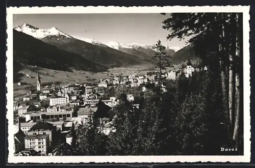 AK Davos, Ortsansicht vom Wald aus