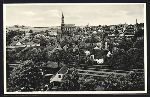 AK Münchberg, Ortsansicht mit Kirche und Bahngleise
