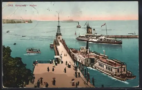 AK Konstanz, Hafeneinfahrt und Mole mit Spaziergängern