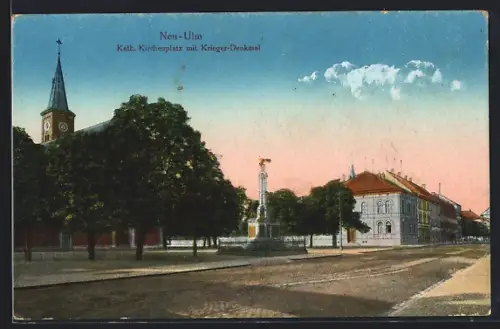AK Neu-Ulm, Kath. Kirchenplatz mit Kriegerdenkmal