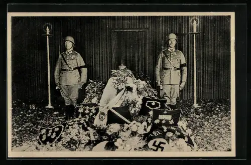 AK Aufbahrung im Hindenburgturm mit  und Soldaten in Uniform