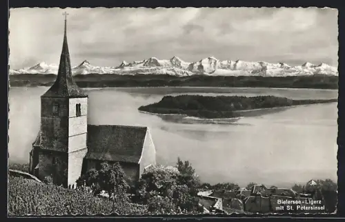 AK Ligerz /Bielersee, Ortsansicht und Petersinsel mit Bergpanorama