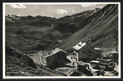 AK Julier-Hospiz, Berghütte mit Panorama