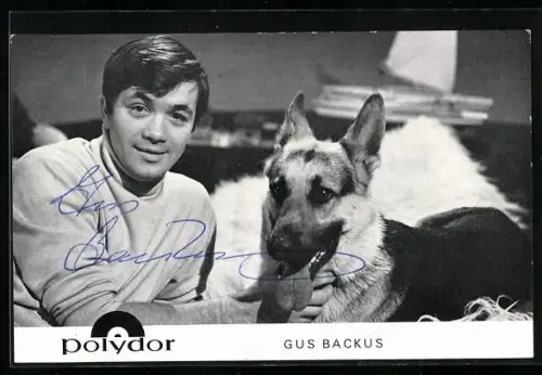 AK Musiker Gus Backus mit Schäferhund, Autograph