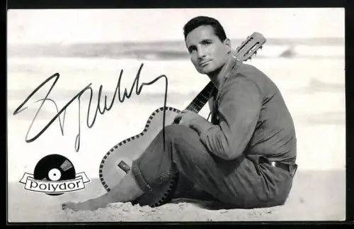 AK Musiker Freddy am Strand mit Gitarre, Autograph