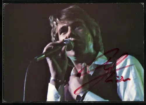 AK Musiker Roland Kaiser am Mikrofon, Autograph
