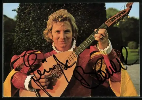 AK Musiker Blondl mit Mandoline in einem Park, Autograph