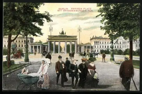 AK Berlin, Pariser Platz mit Brandenburger Tor