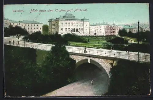 AK Weimar / Thüringen, Blick nach dem Grossherzogl. Museum, Brücke