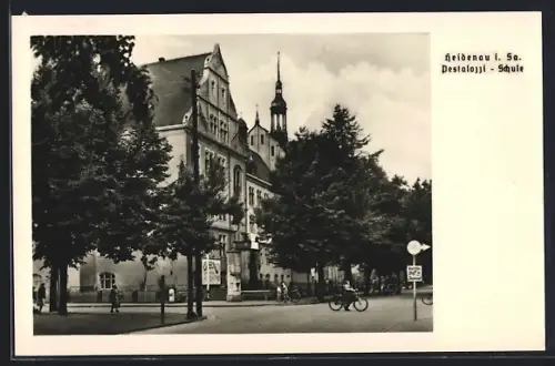 AK Heidenau / Sachsen, Strassenpartie an der Pestalozzi-Strasse