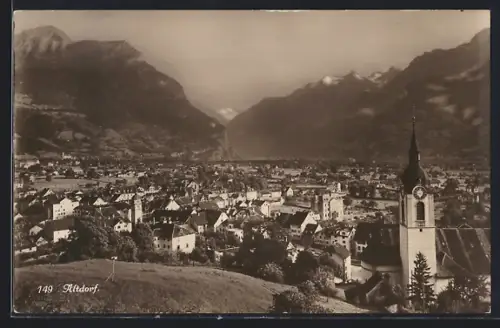 AK Altdorf, Ortsansicht mit Kirche und gewaltigem Bergpanorama
