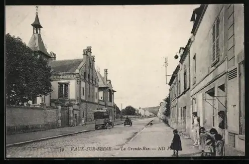 AK Vaux-sur-Seine, La Grande-Rue, l`eglise