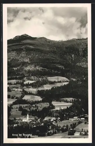 AK Berg im Drautal, Ortsansicht mit Umgebung aus der Vogelschau
