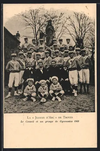 AK Troyes, Le Conseil et un groupe de Gymnastes 1909