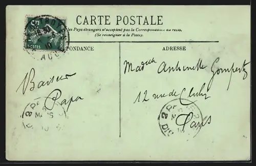 AK Troyes, Rue de la Cité avec vue sur l`architecture urbaine et les passants