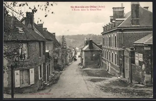 AK St-Mards-en-Othe /Aube, L`École dans la Grand`Rue