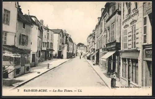 AK Bar-sur-Aube, La Rue Thiers
