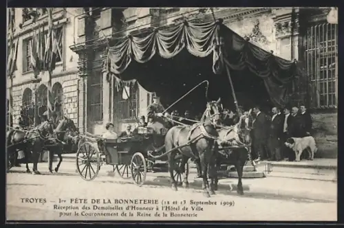 AK Troyes, 1re Fête de la Bonneterie, Réception des Demoiselles d`Honneur à l`Hôtel de Ville