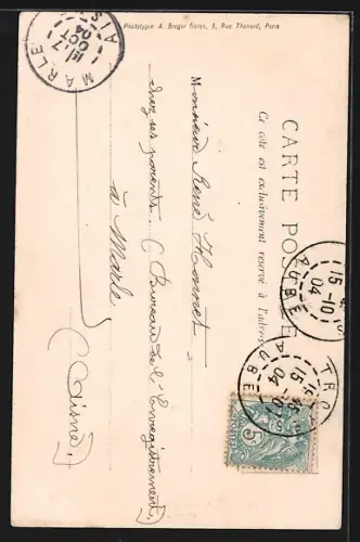 AK Troyes, L`Hôtel de Marisy et rue animée avec passants et architecture historique