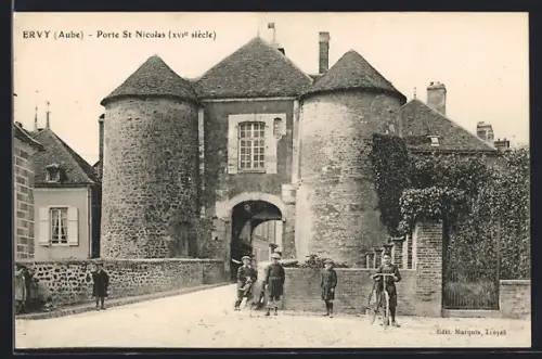 AK Ervy /Aube, Porte St Nicolas, XVe siècle