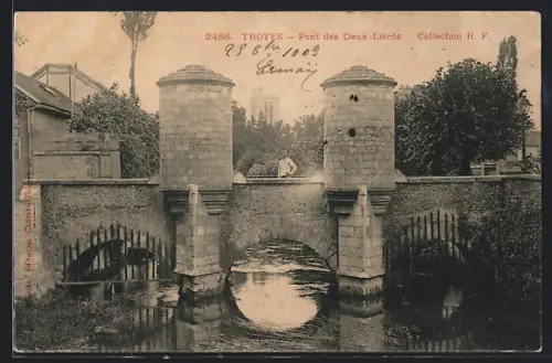 AK Troyes, Pont des Deux-Liards et rivière en arrière-plan
