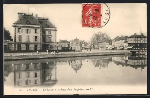 AK Troyes, Le Bassin et la Place de la Préfecture