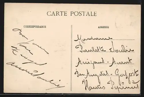 AK Troyes, Boulevard Carnot avec bâtiments et passants