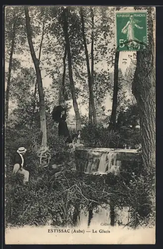 AK Estissac /Aube, Le Glacis
