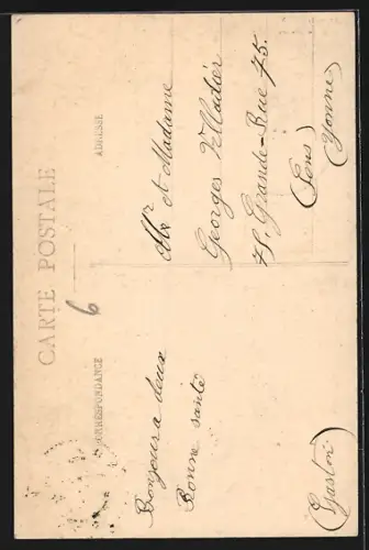 AK Troyes, Hôtel de Marizy avec passants devant l`édifice