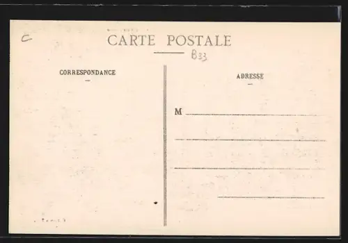 AK Troyes, Rue Émile Zola avec passants et commerces animés