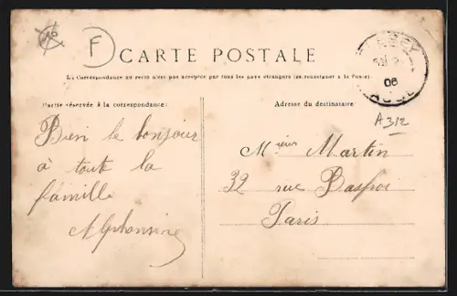 AK Clérey, Rue Haute animée avec habitants devant les maisons