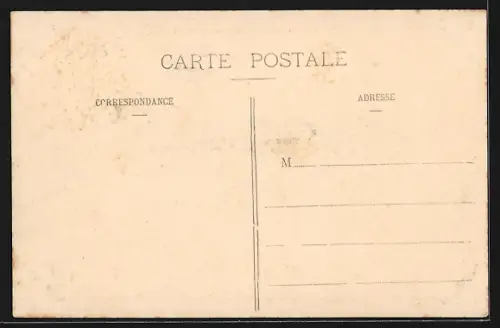 AK Bar-sur-Seine /Aube, La Verrerie et groupe de personnes devant l`usine