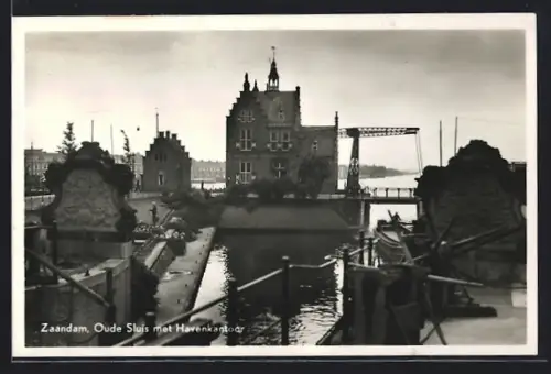 AK Zaandam, Oude Sluis met Havenkantoor