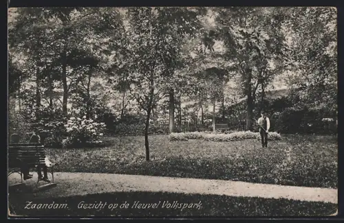 AK Zaandam, Gezicht op de Heuvel Volkspark