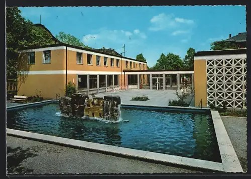 AK Hof / Saale, Kurhaus mit Brunnenanlage