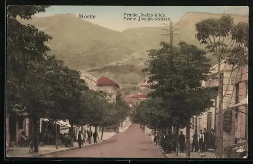 AK Mostar, Franz Joseph-Strasse mit Passanten