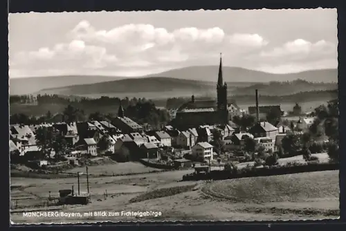 AK Münchberg /Bayern, Blick zum Fichtelgebirge